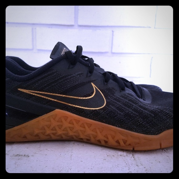 nike metcon 3 black and gold
